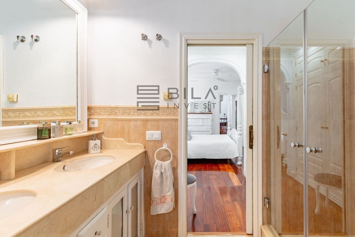 4 soverom Villa til salgs i La Sierrezuela med svømmebasseng garasje - € 1 449 000 (Ref: 9609705)