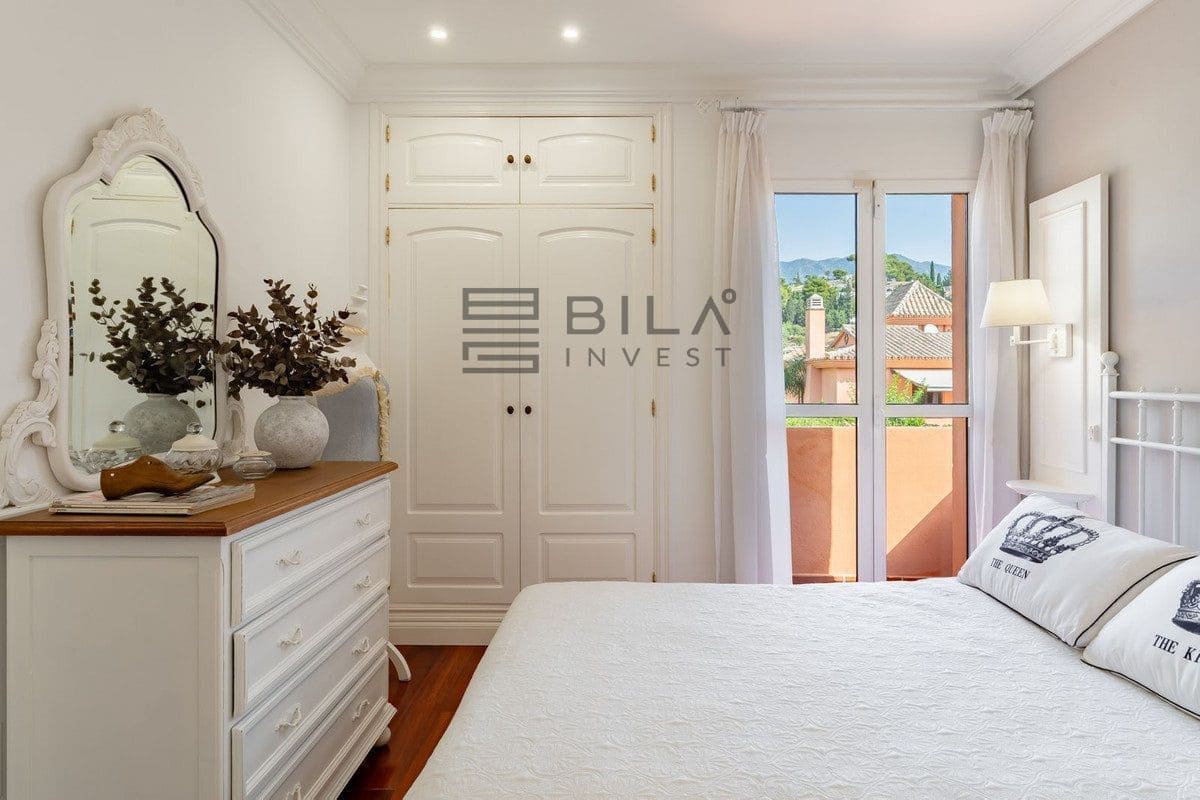 4 soverom Villa til salgs i La Sierrezuela med svømmebasseng garasje - € 1 449 000 (Ref: 9609705)