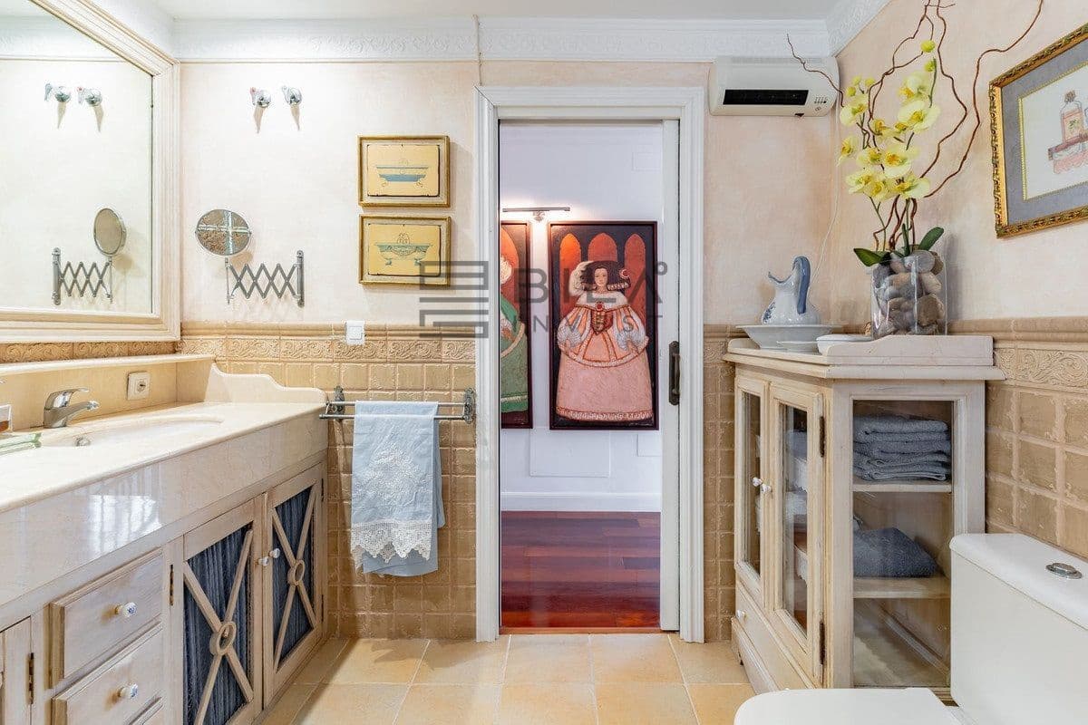 4 soverom Villa til salgs i La Sierrezuela med svømmebasseng garasje - € 1 449 000 (Ref: 9609705)