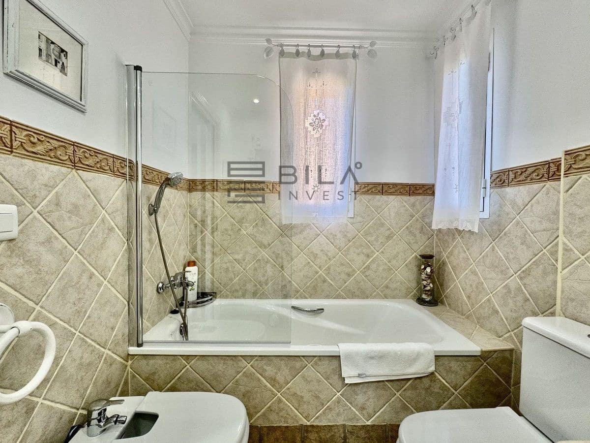 4 soverom Villa til salgs i La Sierrezuela med svømmebasseng garasje - € 1 449 000 (Ref: 9609705)