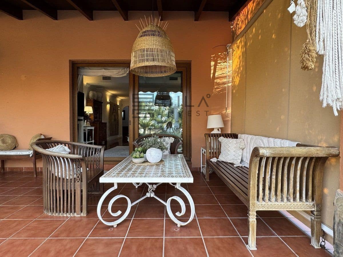 4 soverom Villa til salgs i La Sierrezuela med svømmebasseng garasje - € 1 449 000 (Ref: 9609705)