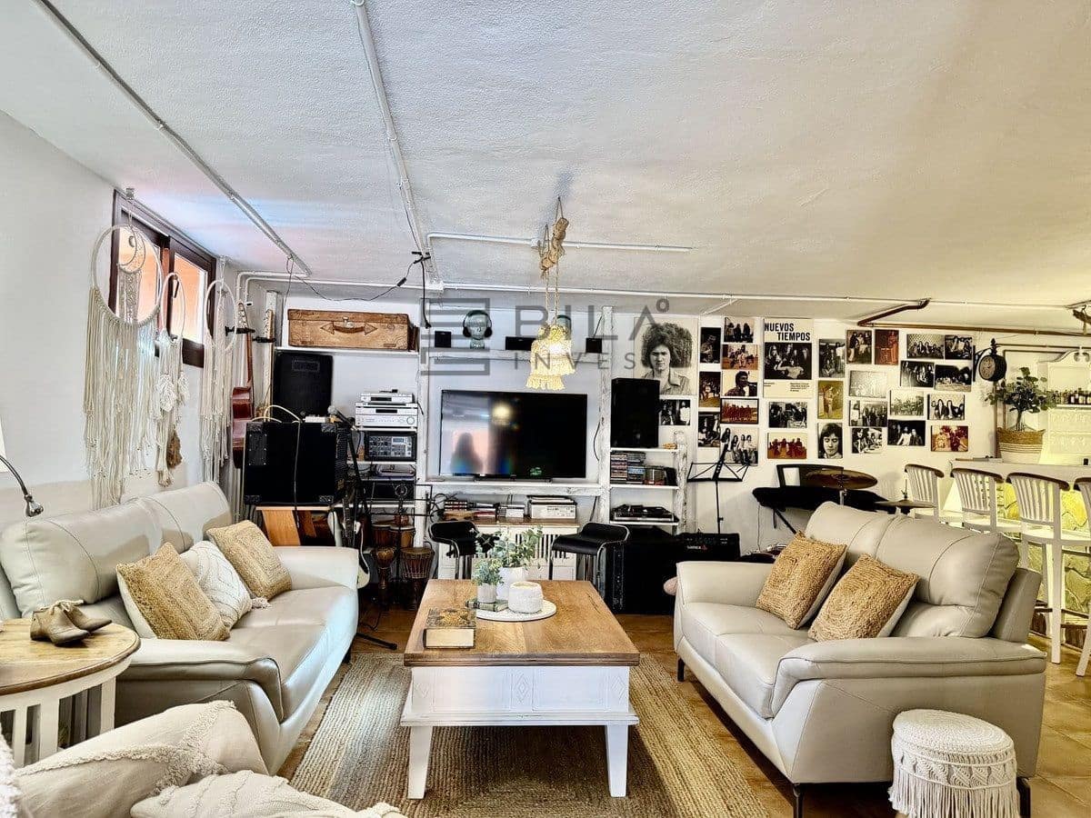 4 soverom Villa til salgs i La Sierrezuela med svømmebasseng garasje - € 1 449 000 (Ref: 9609705)