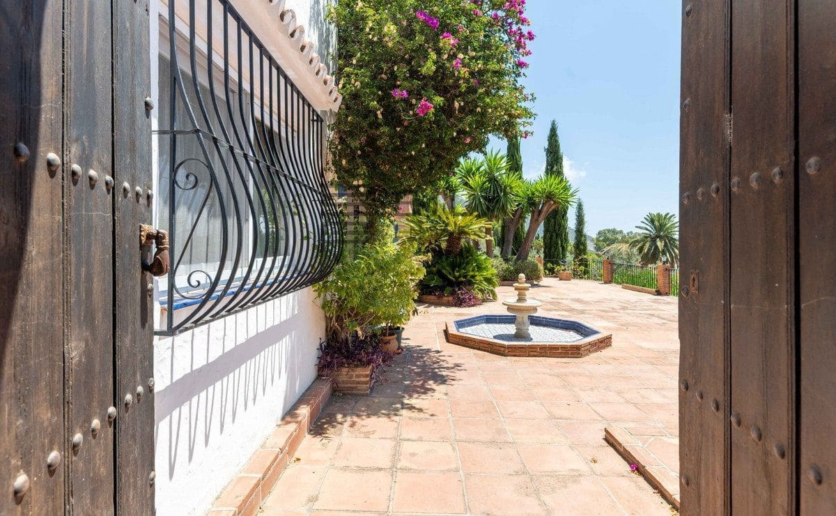 5 soverom Villa til salgs i Mijas med svømmebasseng garasje - € 1 450 000 (Ref: 9609707)