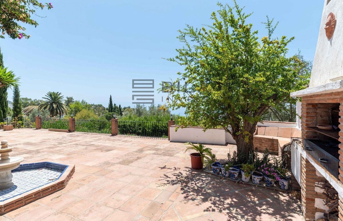 5 soverom Villa til salgs i Mijas med svømmebasseng garasje - € 1 450 000 (Ref: 9609707)