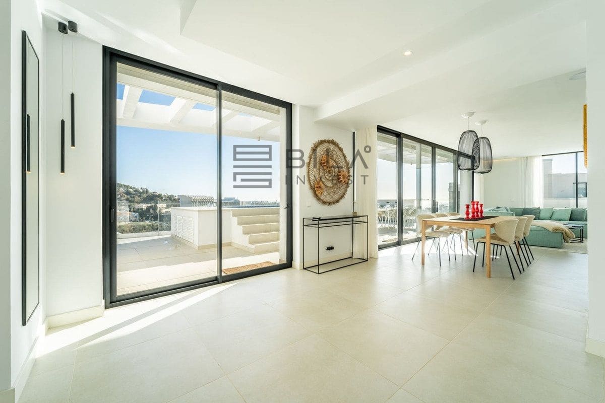 3 soveværelse Penthouse til salg i Fuengirola med swimmingpool - € 1.499.000 (Ref: 9609708)