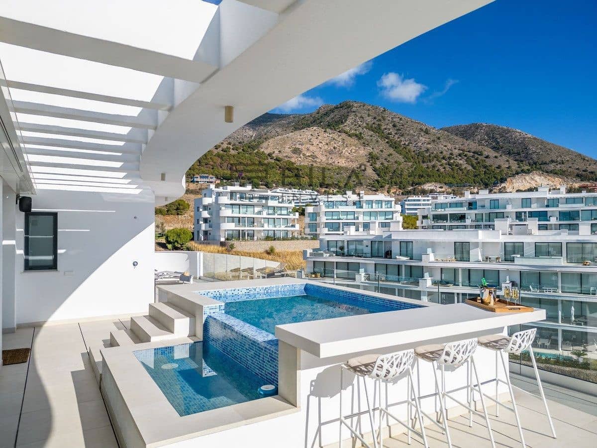 3 soveværelse Penthouse til salg i Fuengirola med swimmingpool - € 1.499.000 (Ref: 9609708)