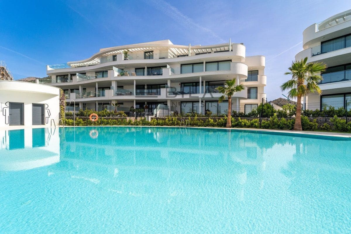 3 soveværelse Penthouse til salg i Fuengirola med swimmingpool - € 1.499.000 (Ref: 9609708)