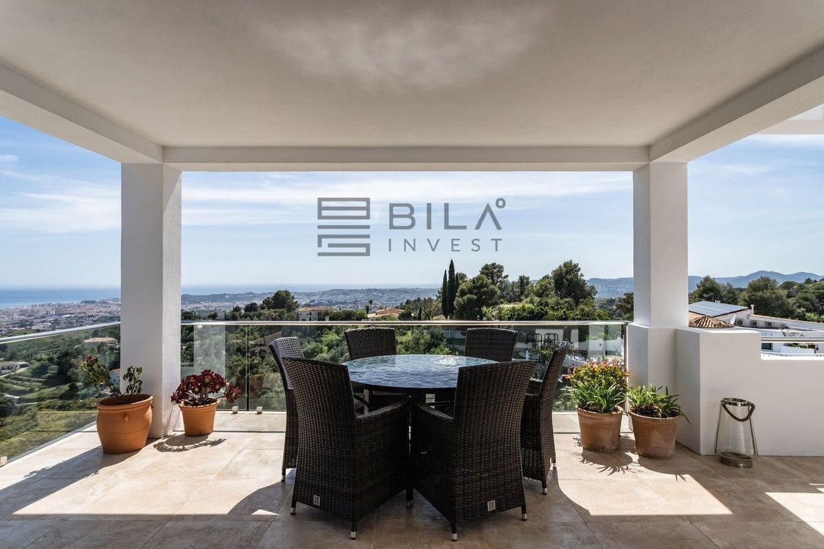 3 bedroom Villa for sale in Mijas with pool garage - € 1,445,000 (Ref: 9609712)