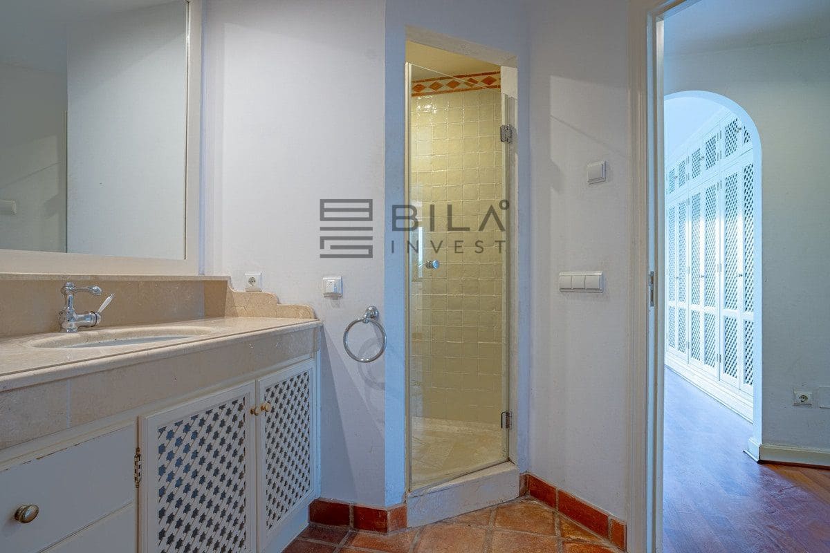 3 soveværelse Villa til salg i Riviera del Sol med swimmingpool - € 700.000 (Ref: 9609726)