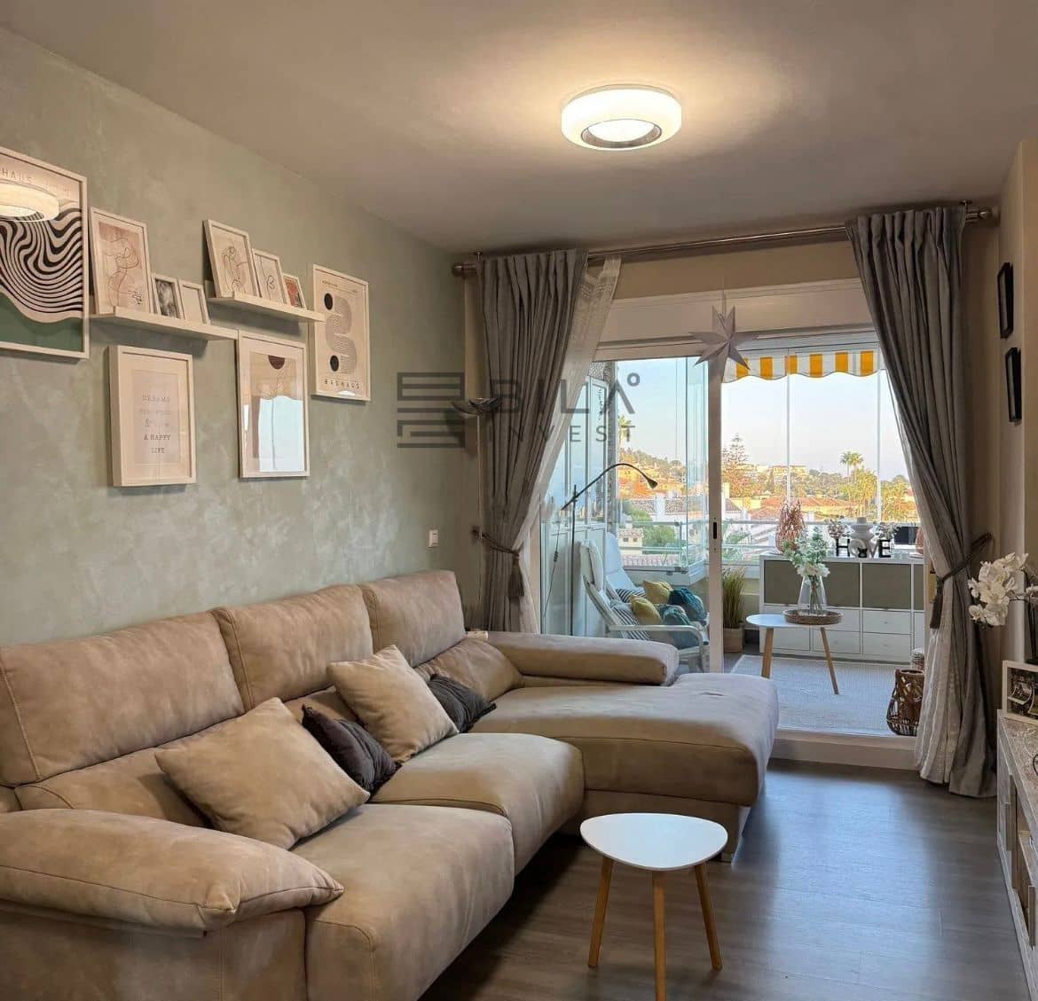 2 slaapkamer Flat te koop in Riviera del Sol met zwembad garage - € 323.000 (Ref: 9609727)