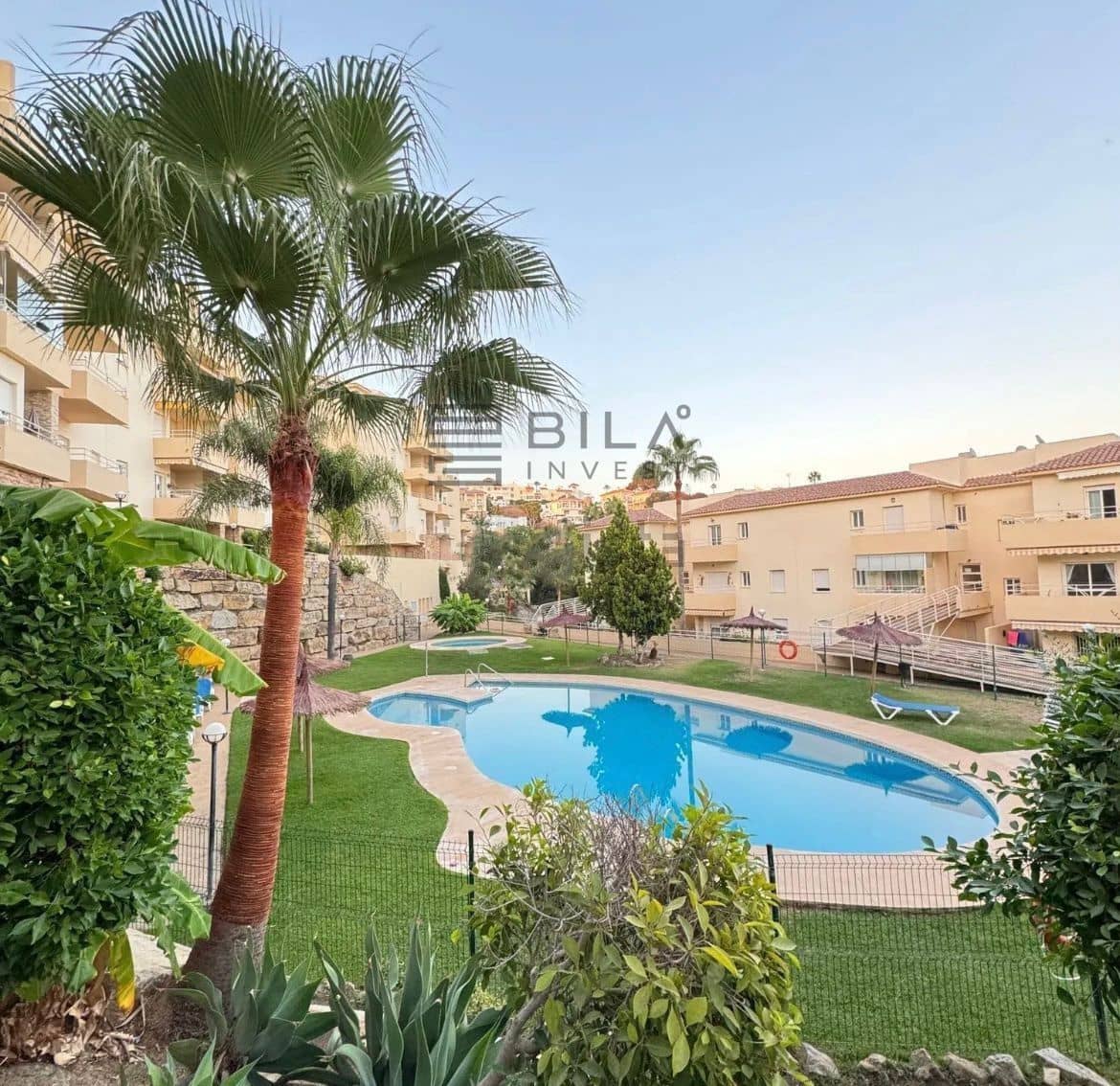 2 slaapkamer Flat te koop in Riviera del Sol met zwembad garage - € 323.000 (Ref: 9609727)