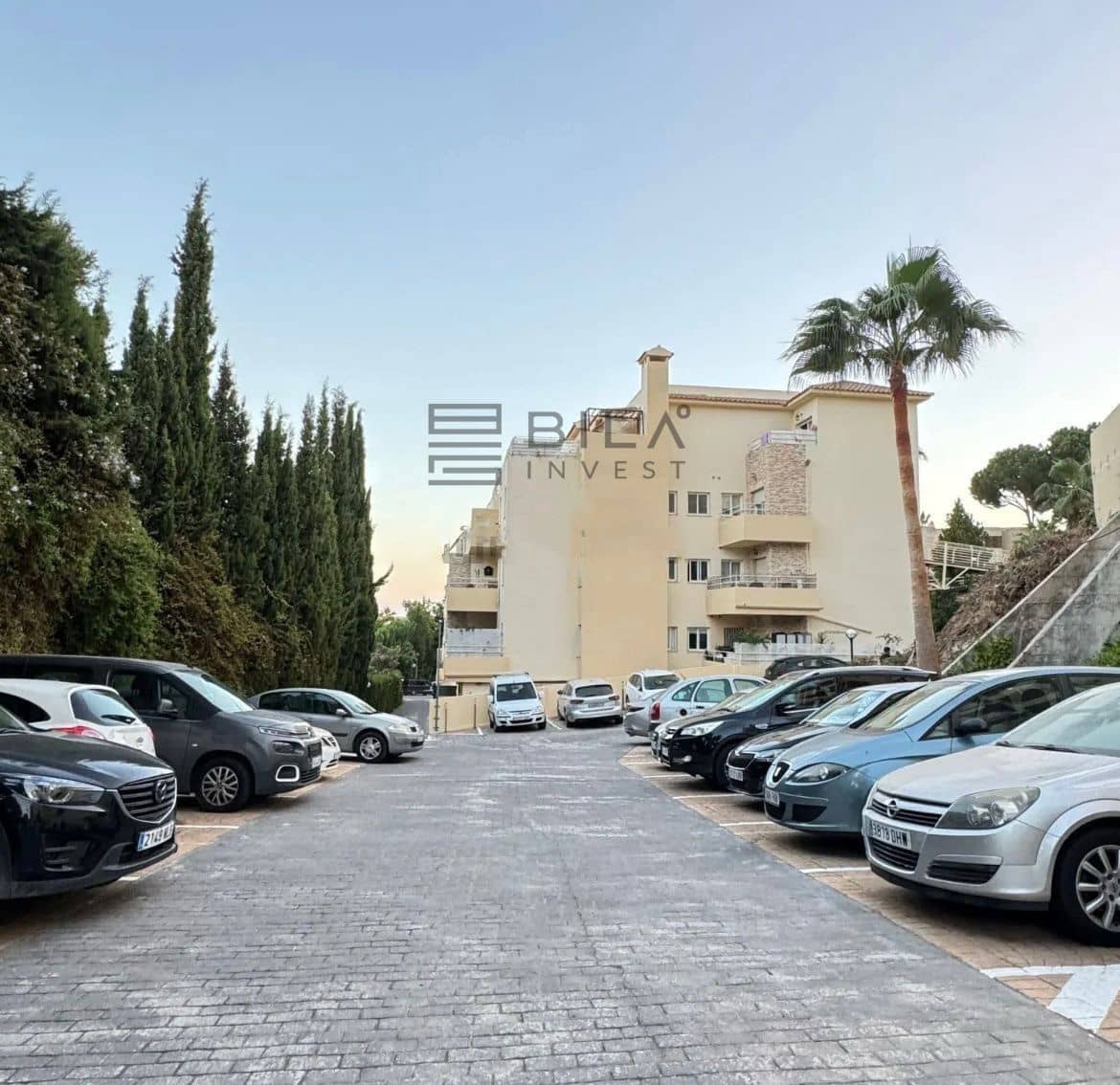 2 slaapkamer Flat te koop in Riviera del Sol met zwembad garage - € 323.000 (Ref: 9609727)