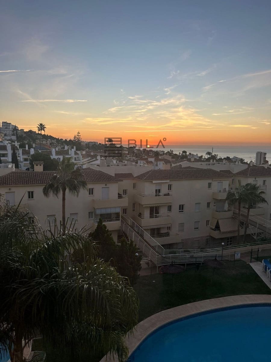 2 slaapkamer Flat te koop in Riviera del Sol met zwembad garage - € 323.000 (Ref: 9609727)