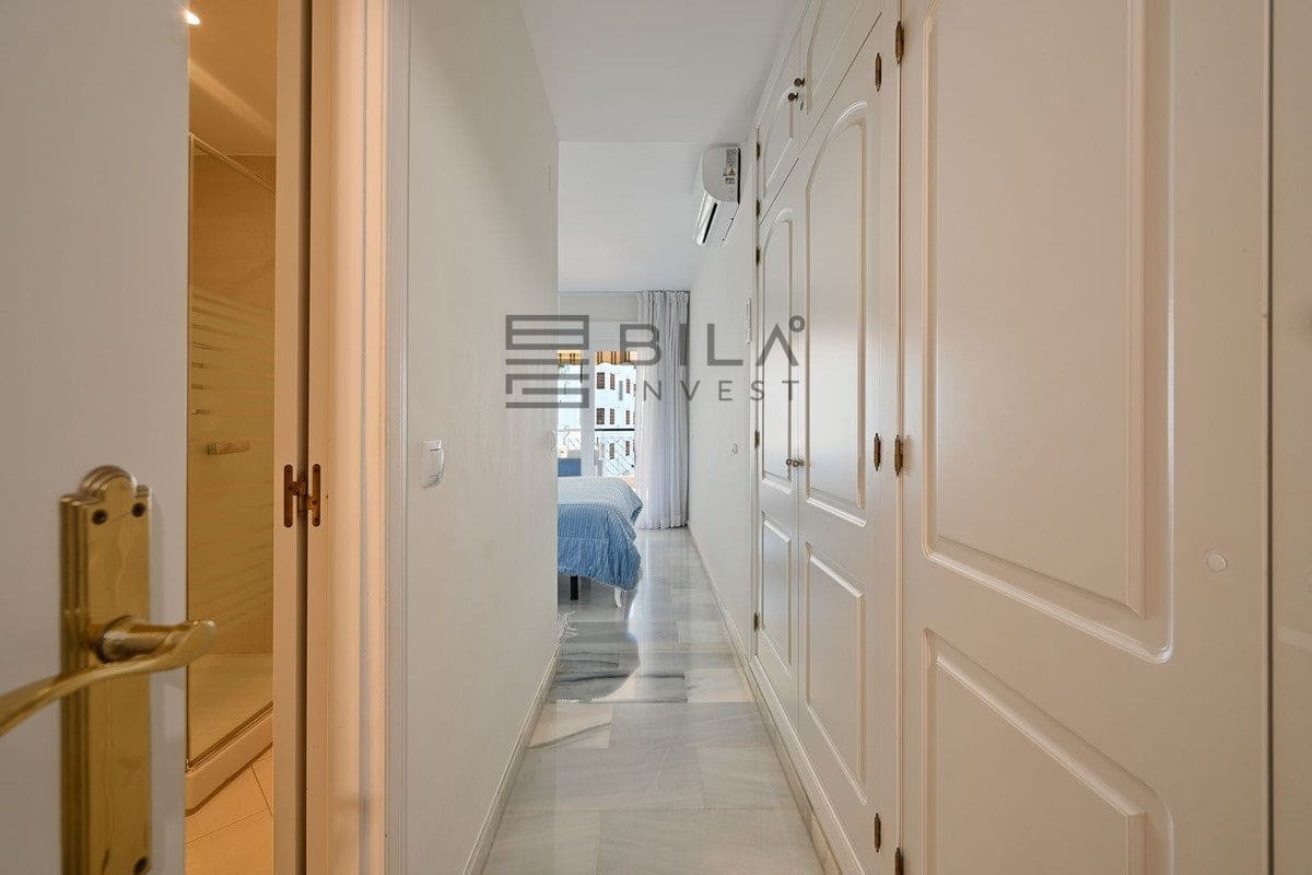 2 bedroom Flat for sale in Calahonda with pool garage - € 685,000 (Ref: 9609731)