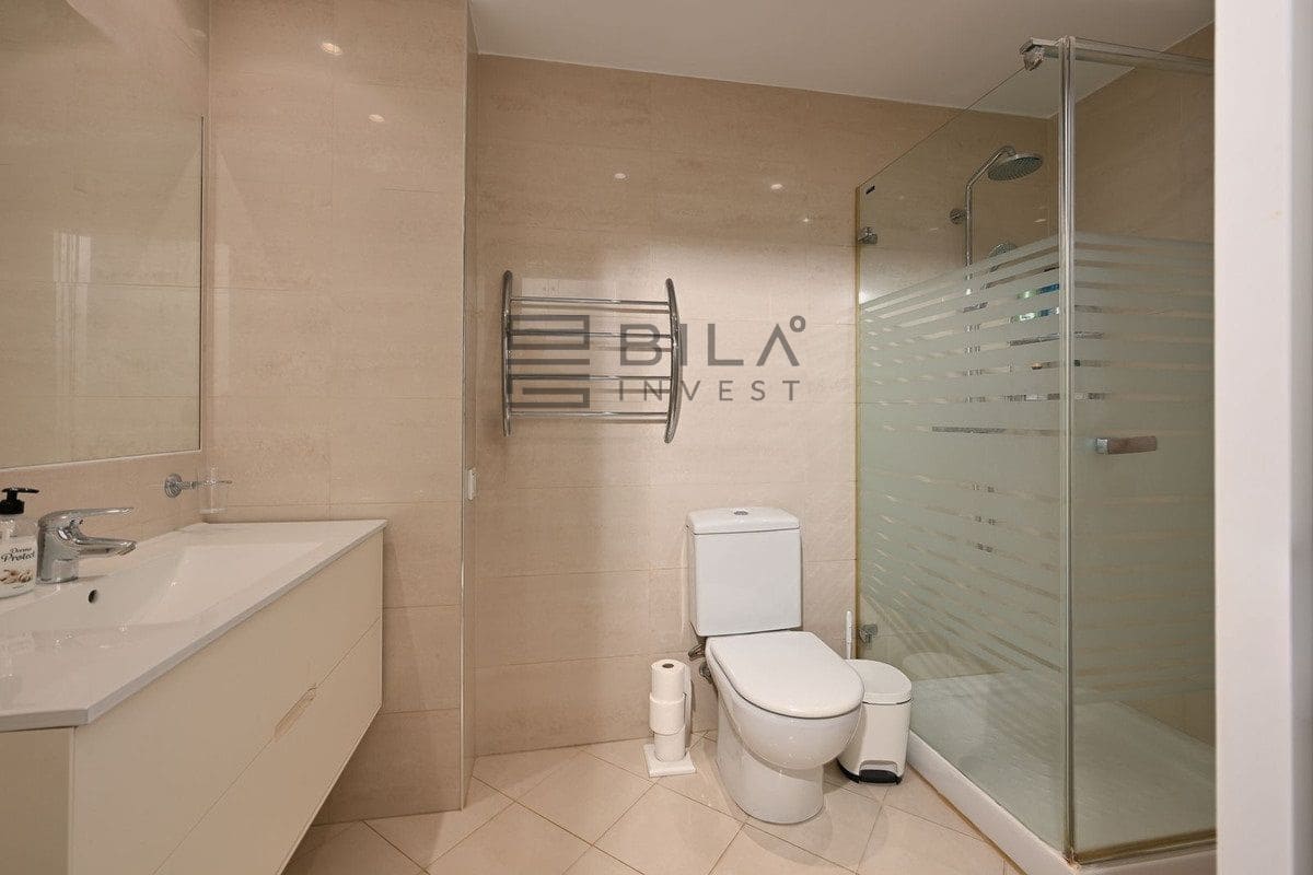 2 bedroom Flat for sale in Calahonda with pool garage - € 685,000 (Ref: 9609731)