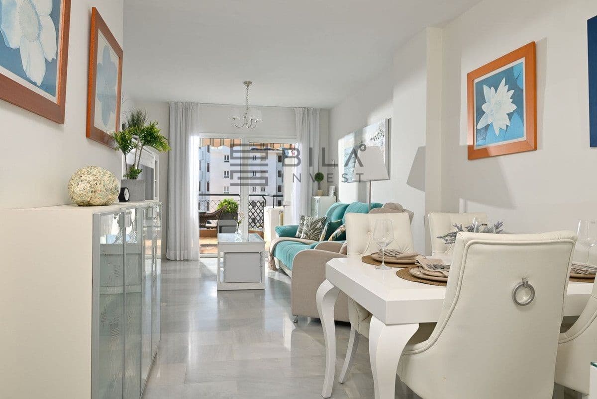 2 bedroom Flat for sale in Calahonda with pool garage - € 685,000 (Ref: 9609731)