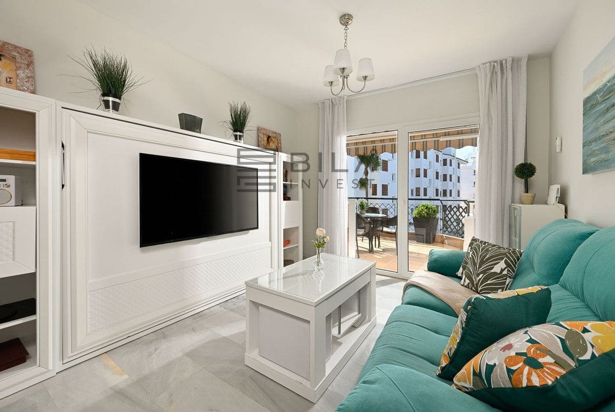 2 bedroom Flat for sale in Calahonda with pool garage - € 685,000 (Ref: 9609731)