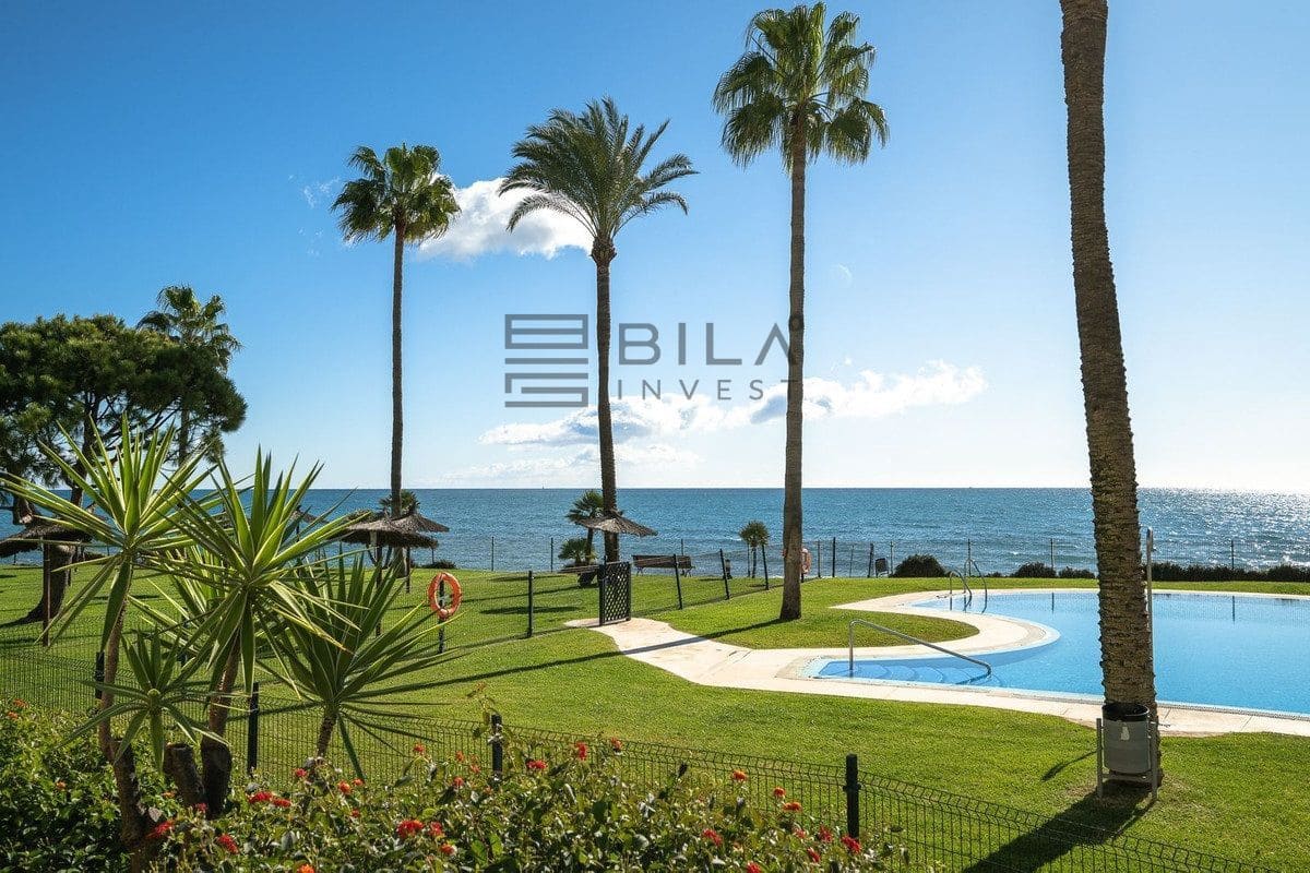 2 bedroom Flat for sale in Calahonda with pool garage - € 685,000 (Ref: 9609731)