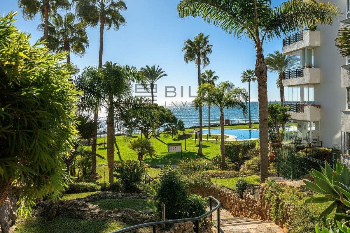 2 bedroom Flat for sale in Calahonda with pool garage - € 685,000 (Ref: 9609731)