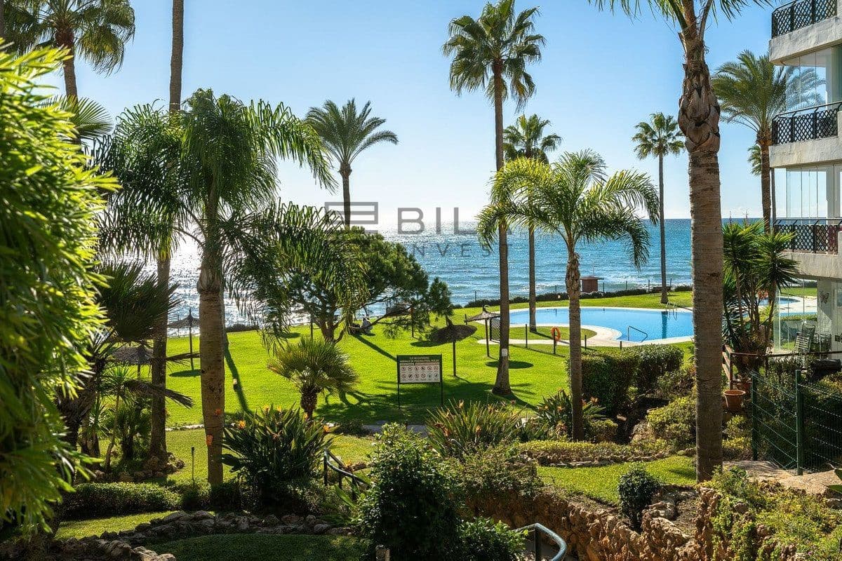 2 bedroom Flat for sale in Calahonda with pool garage - € 685,000 (Ref: 9609731)