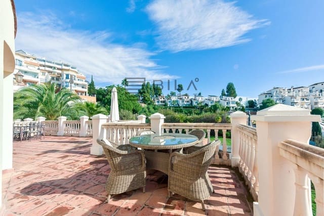 3 bedroom Villa for sale in Calahonda, Mijas with pool garage - € 1,285,000 (Ref: 9609732)
