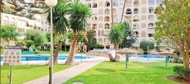 Piso de 3 habitaciones en Zona Puerto Deportivo, Fuengirola en venta con piscina - 465.000 € (Ref: 9609733)