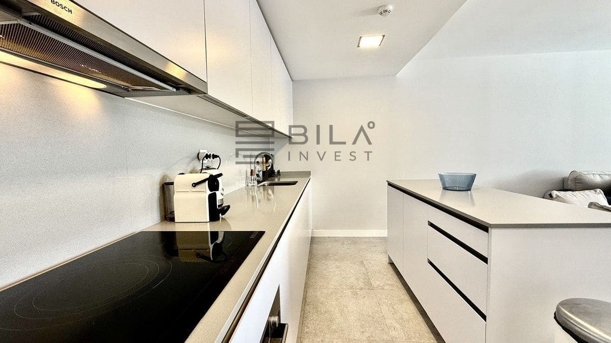 3 sypialnia Mieszkanie na sprzedaż w El Chaparral z basenem garażem - 575 000 € (Ref: 9609736)