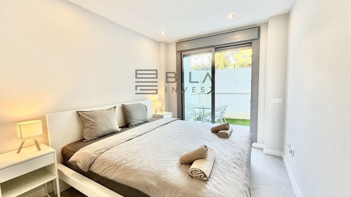 3 sypialnia Mieszkanie na sprzedaż w El Chaparral z basenem garażem - 575 000 € (Ref: 9609736)