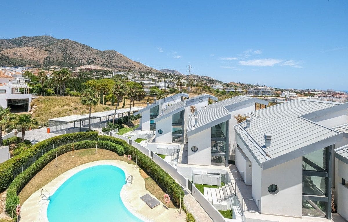 3 slaapkamer Penthouse te koop in Fuengirola met zwembad - € 1.098.000 (Ref: 9609741)