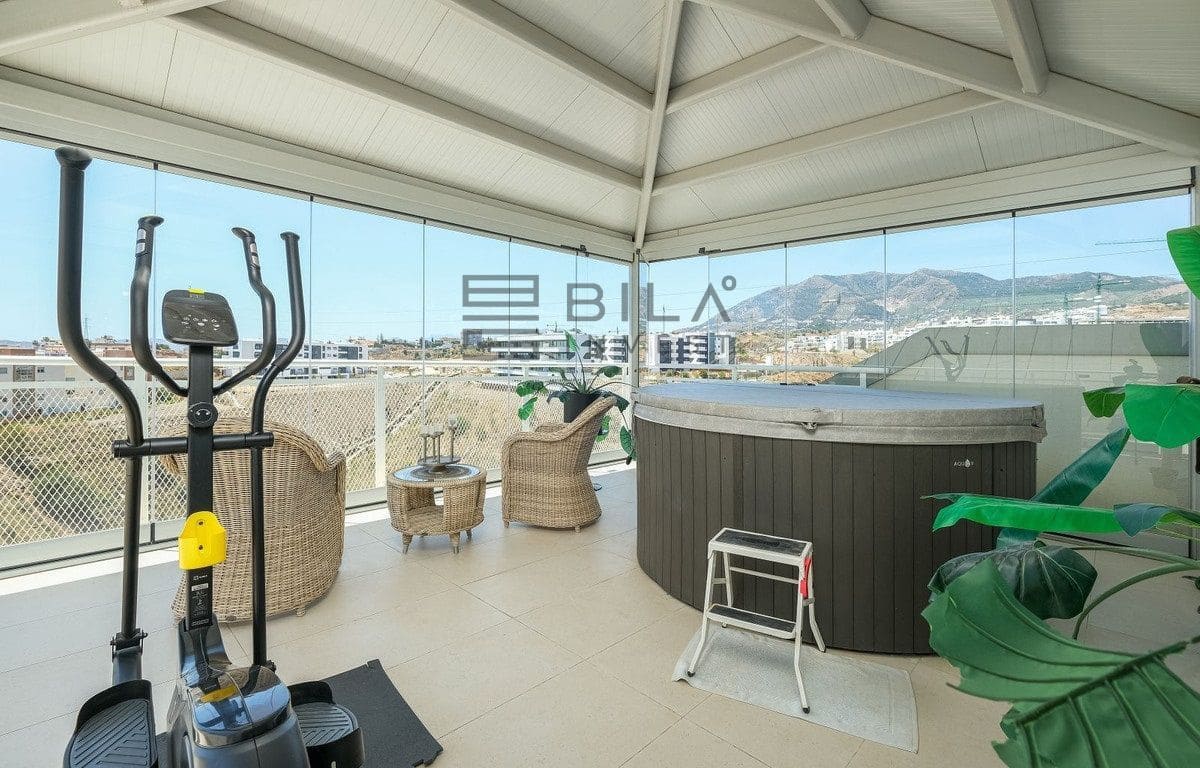 3 slaapkamer Penthouse te koop in Fuengirola met zwembad - € 1.098.000 (Ref: 9609741)