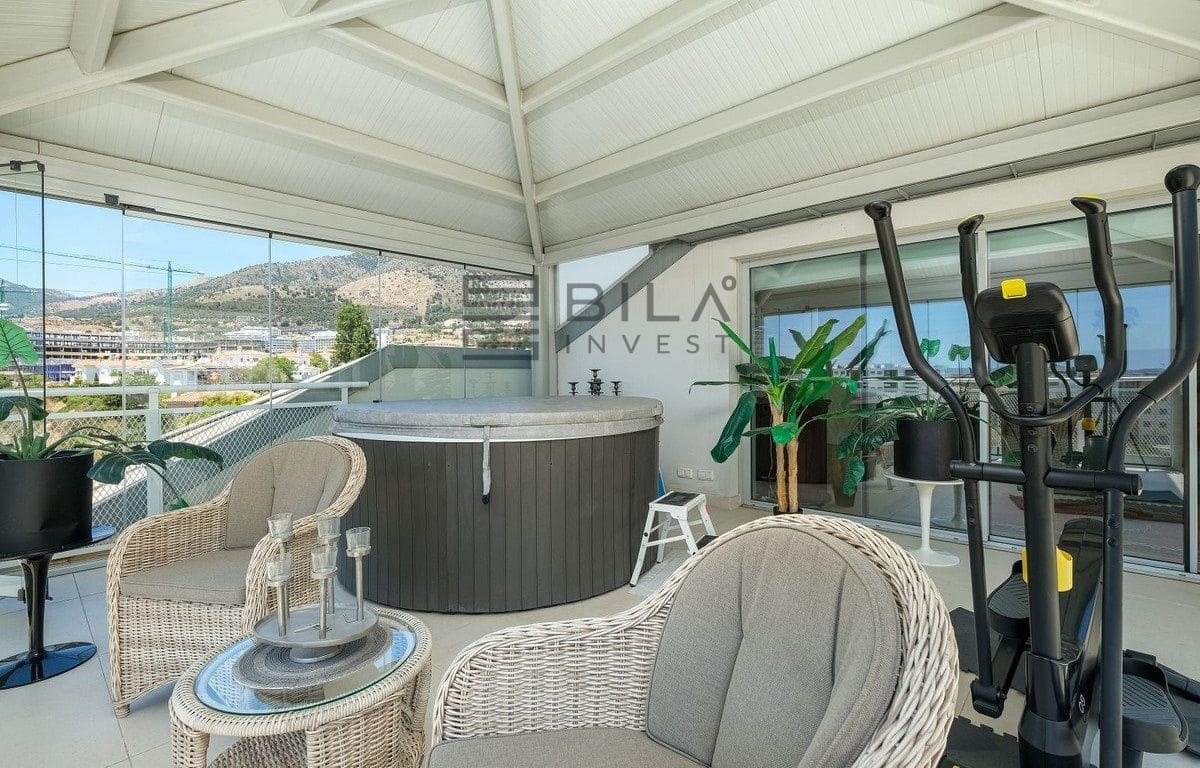 3 slaapkamer Penthouse te koop in Fuengirola met zwembad - € 1.098.000 (Ref: 9609741)