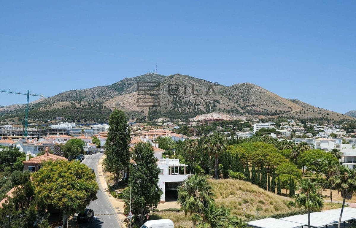 3 slaapkamer Penthouse te koop in Fuengirola met zwembad - € 1.098.000 (Ref: 9609741)