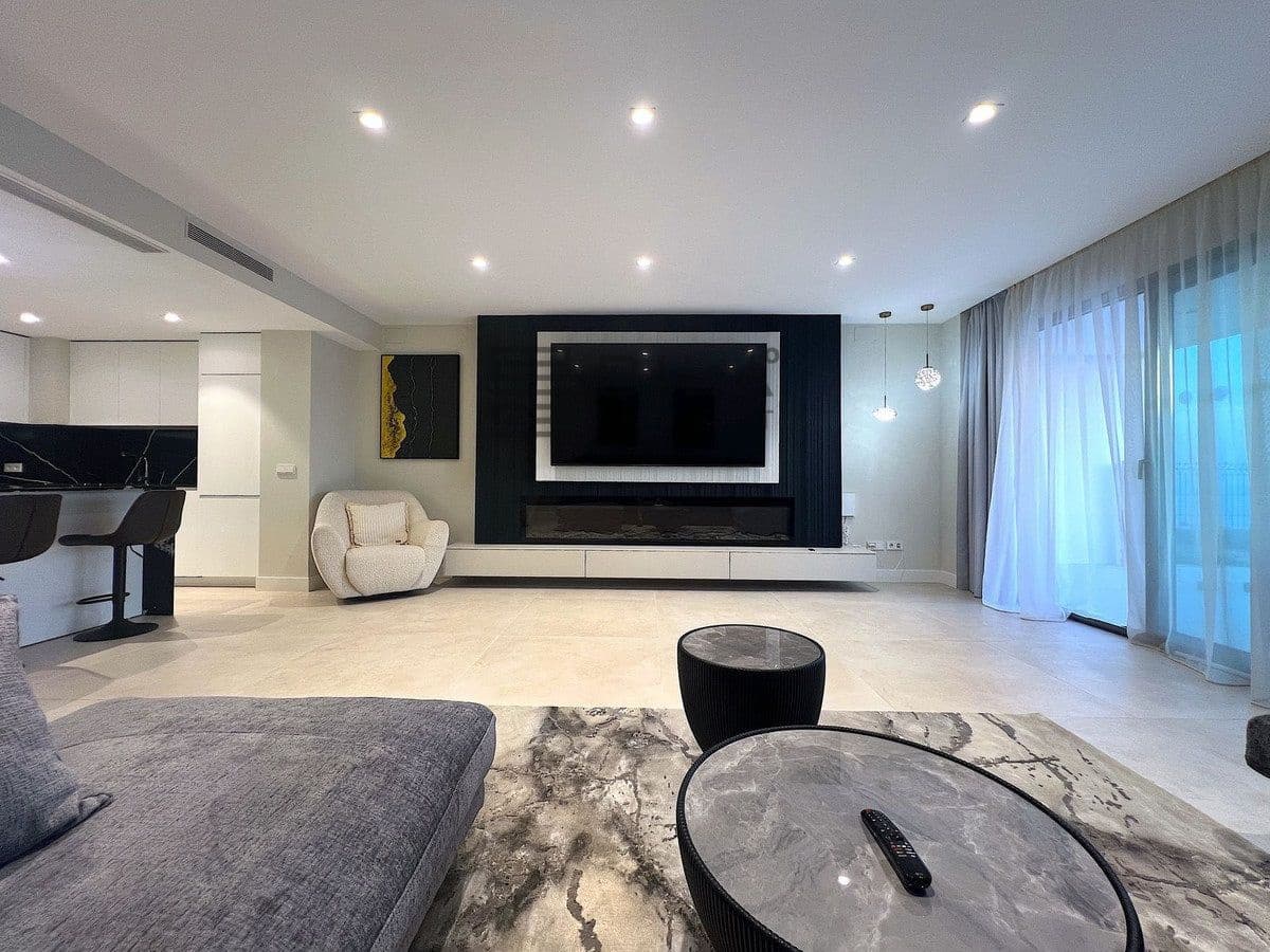 Casa de 3 habitaciones en El Chaparral en venta con piscina - 1.095.000 € (Ref: 9609742)