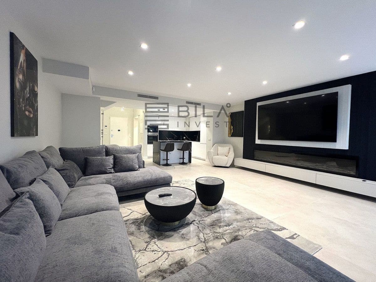 Casa de 3 habitaciones en El Chaparral en venta con piscina - 1.095.000 € (Ref: 9609742)