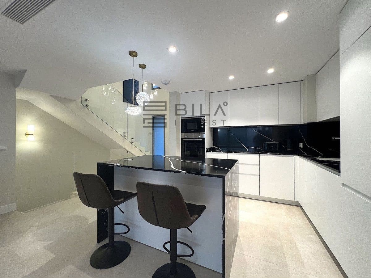 Casa de 3 habitaciones en El Chaparral en venta con piscina - 1.095.000 € (Ref: 9609742)