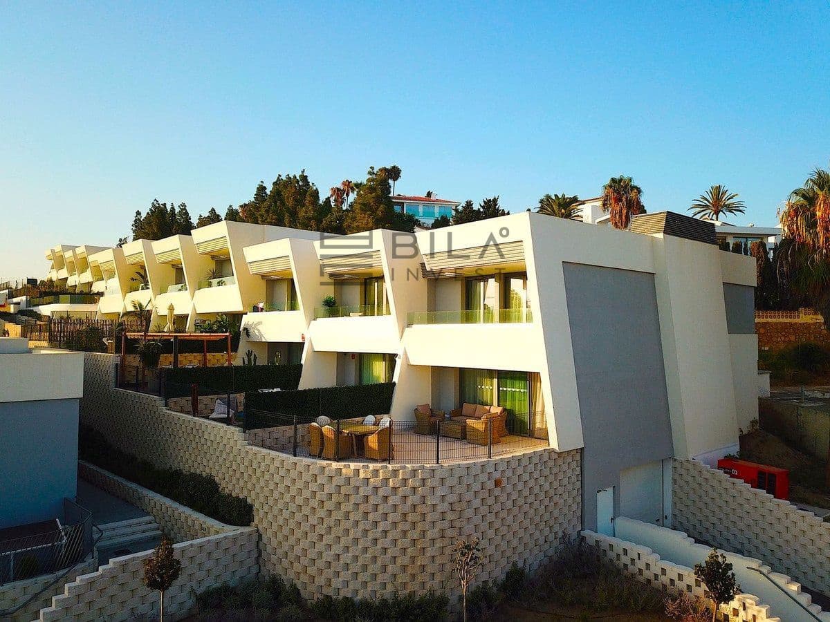 Casa de 3 habitaciones en El Chaparral en venta con piscina - 1.095.000 € (Ref: 9609742)