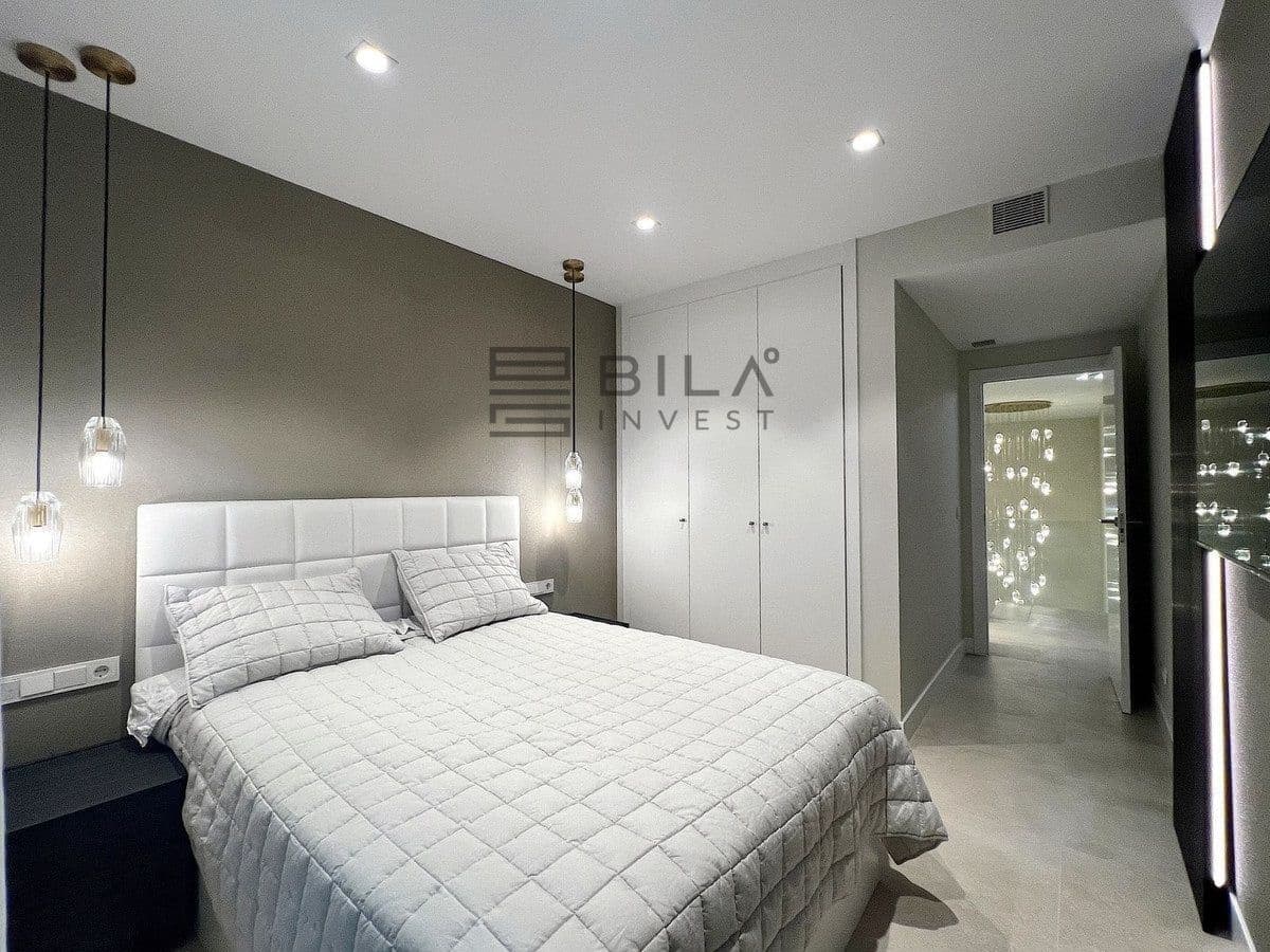 Casa de 3 habitaciones en El Chaparral en venta con piscina - 1.095.000 € (Ref: 9609742)