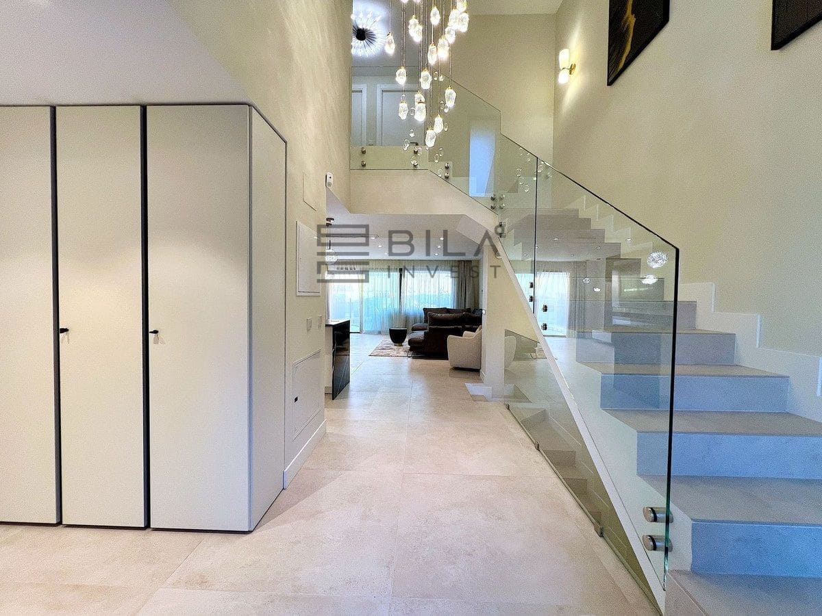 Casa de 3 habitaciones en El Chaparral en venta con piscina - 1.095.000 € (Ref: 9609742)