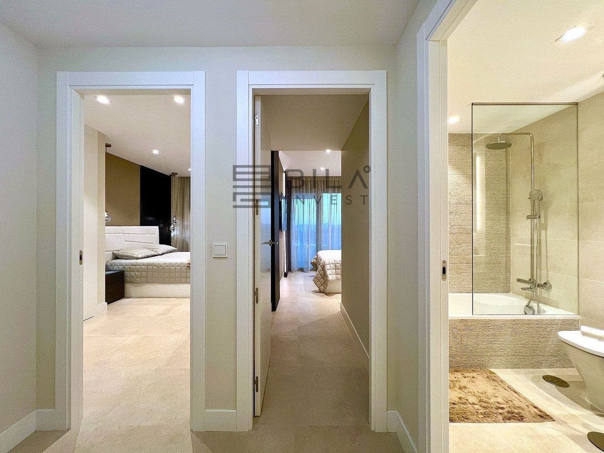 Casa de 3 habitaciones en El Chaparral en venta con piscina - 1.095.000 € (Ref: 9609742)