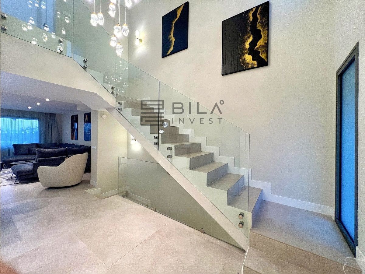 Casa de 3 habitaciones en El Chaparral en venta con piscina - 1.095.000 € (Ref: 9609742)