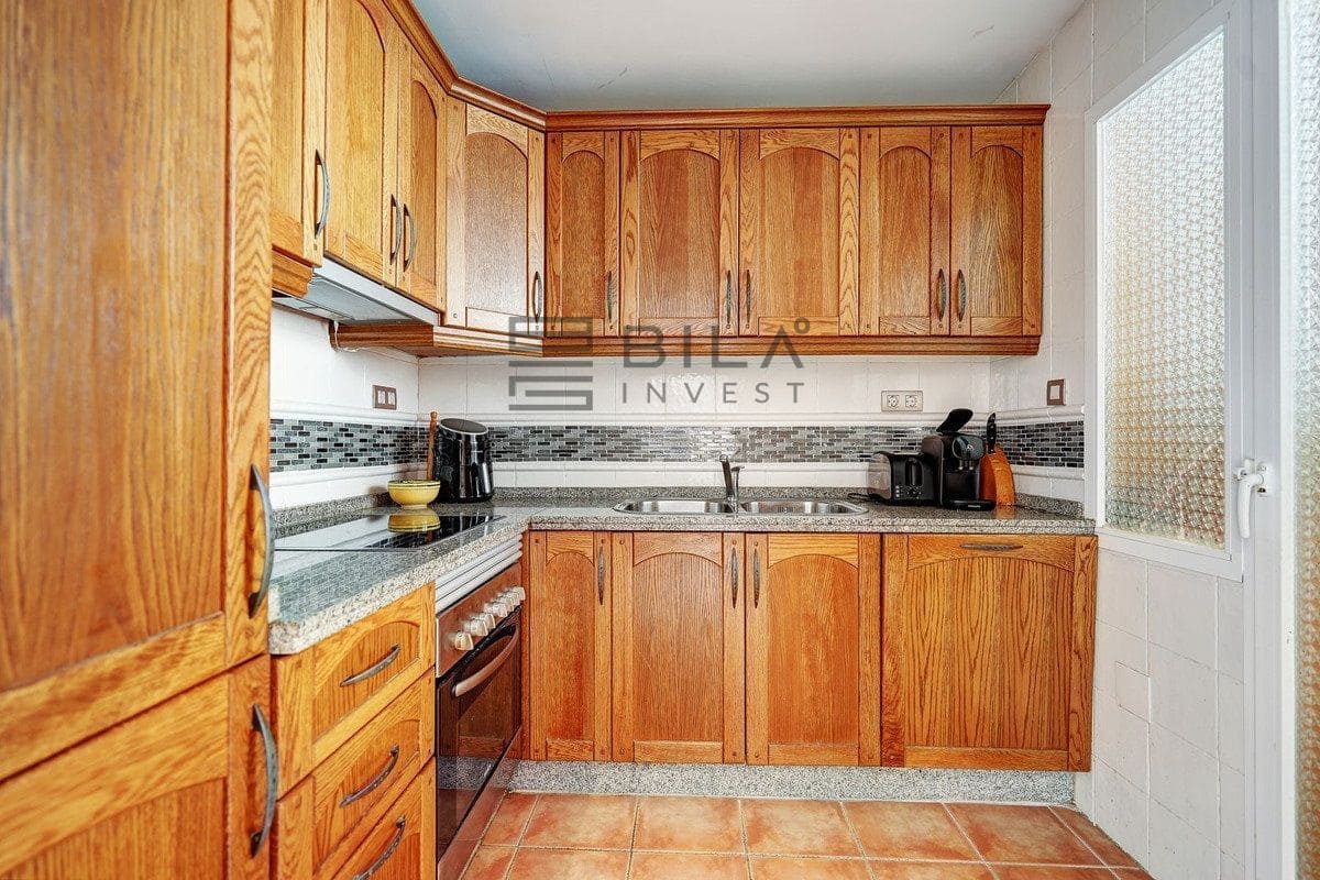 1 slaapkamer Flat te koop in Riviera del Sol met zwembad garage - € 250.000 (Ref: 9609746)