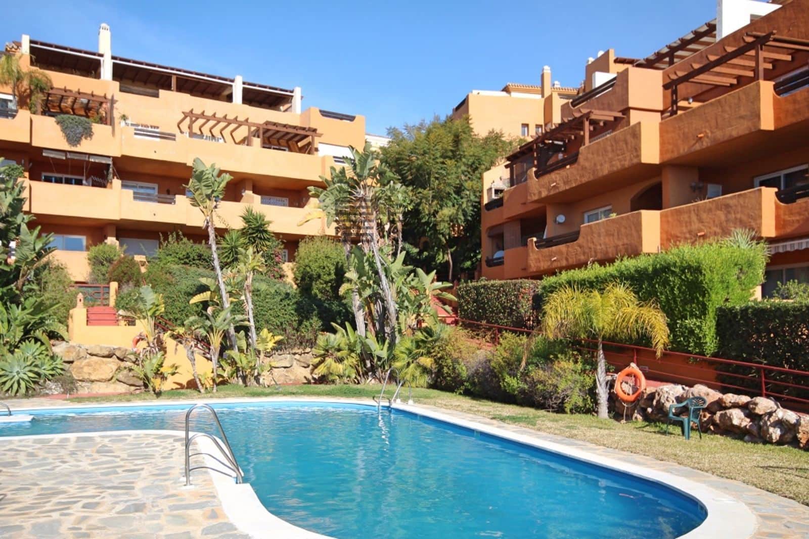 1 slaapkamer Flat te koop in Riviera del Sol met zwembad garage - € 250.000 (Ref: 9609746)