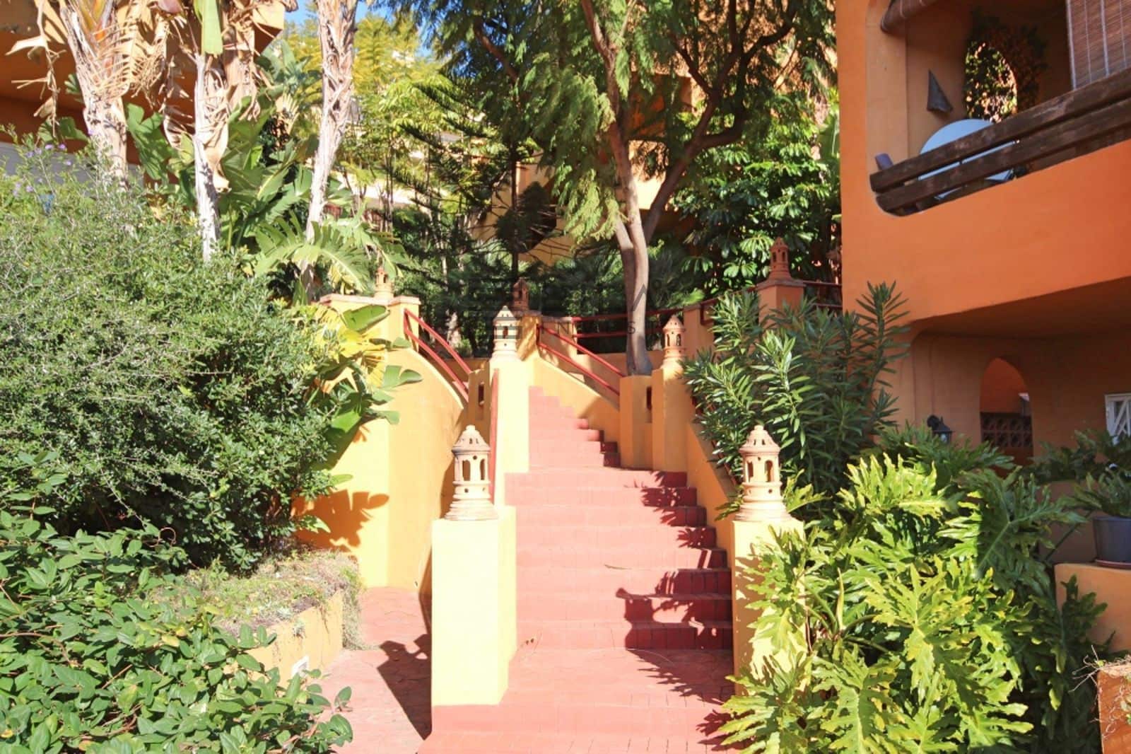 1 slaapkamer Flat te koop in Riviera del Sol met zwembad garage - € 250.000 (Ref: 9609746)