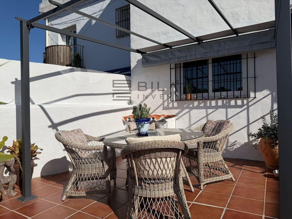 3 sypialnia Dom na sprzedaż w Calahonda z basenem garażem - 330 000 € (Ref: 9609748)