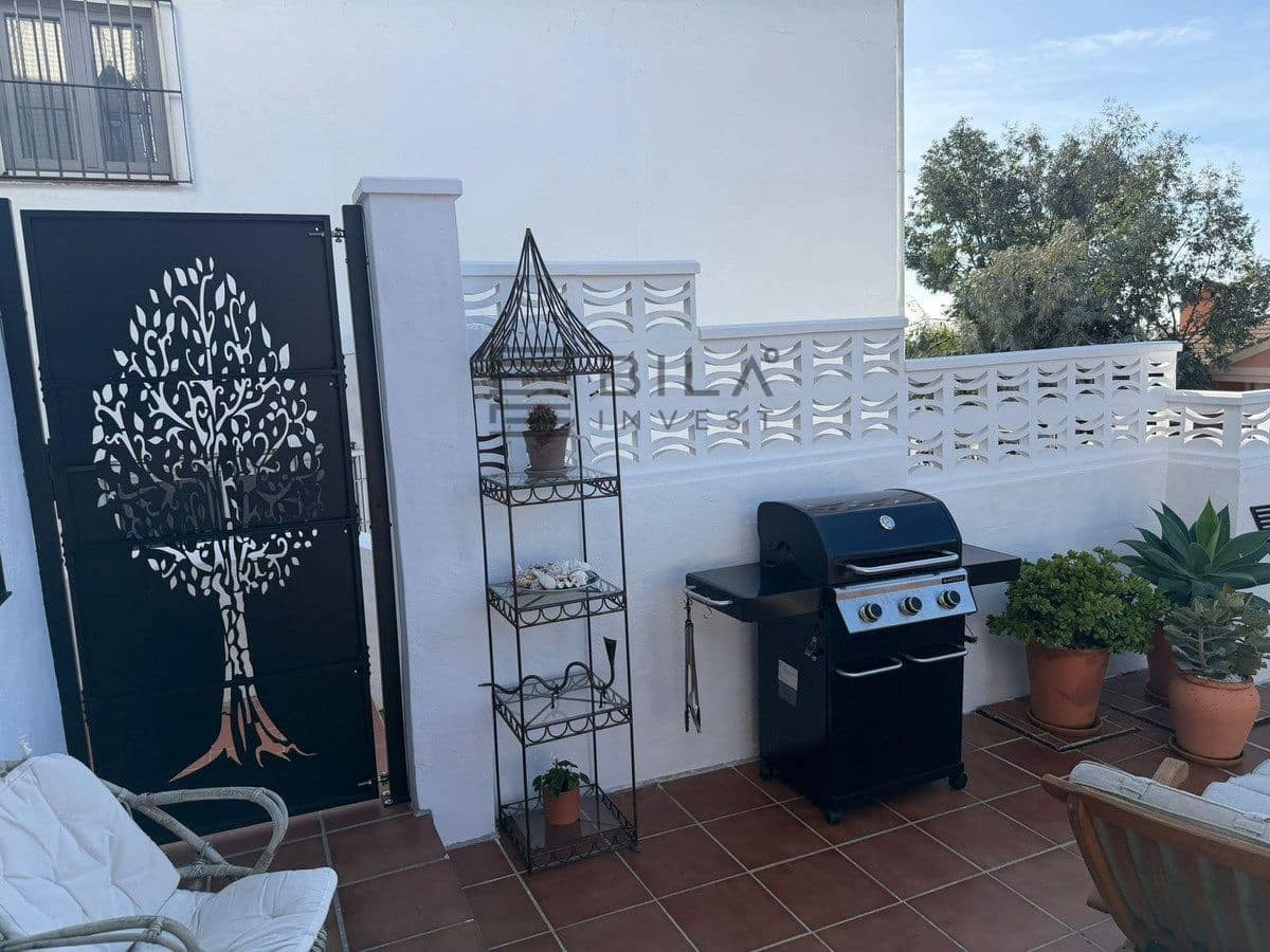 3 sypialnia Dom na sprzedaż w Calahonda z basenem garażem - 330 000 € (Ref: 9609748)