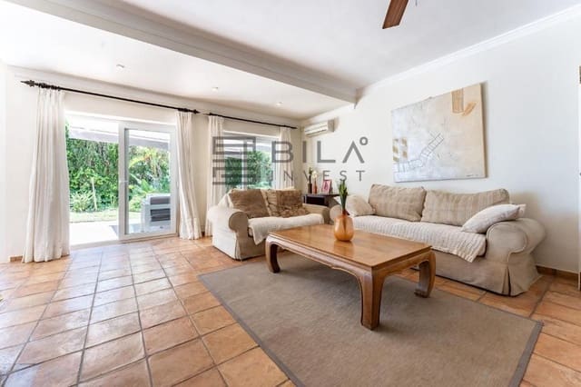 5 bedroom Villa for sale in Marbesa, Marbella with pool garage - € 1,300,000 (Ref: 9609750)