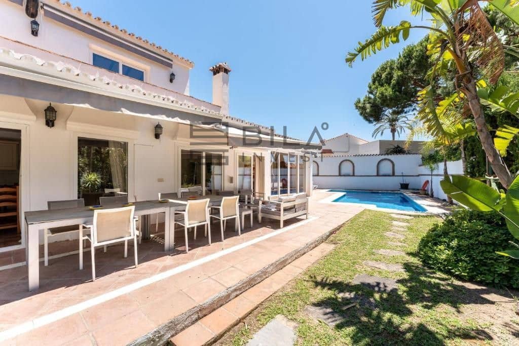 5 bedroom Villa for sale in Marbesa with pool garage - € 1,300,000 (Ref: 9609750)