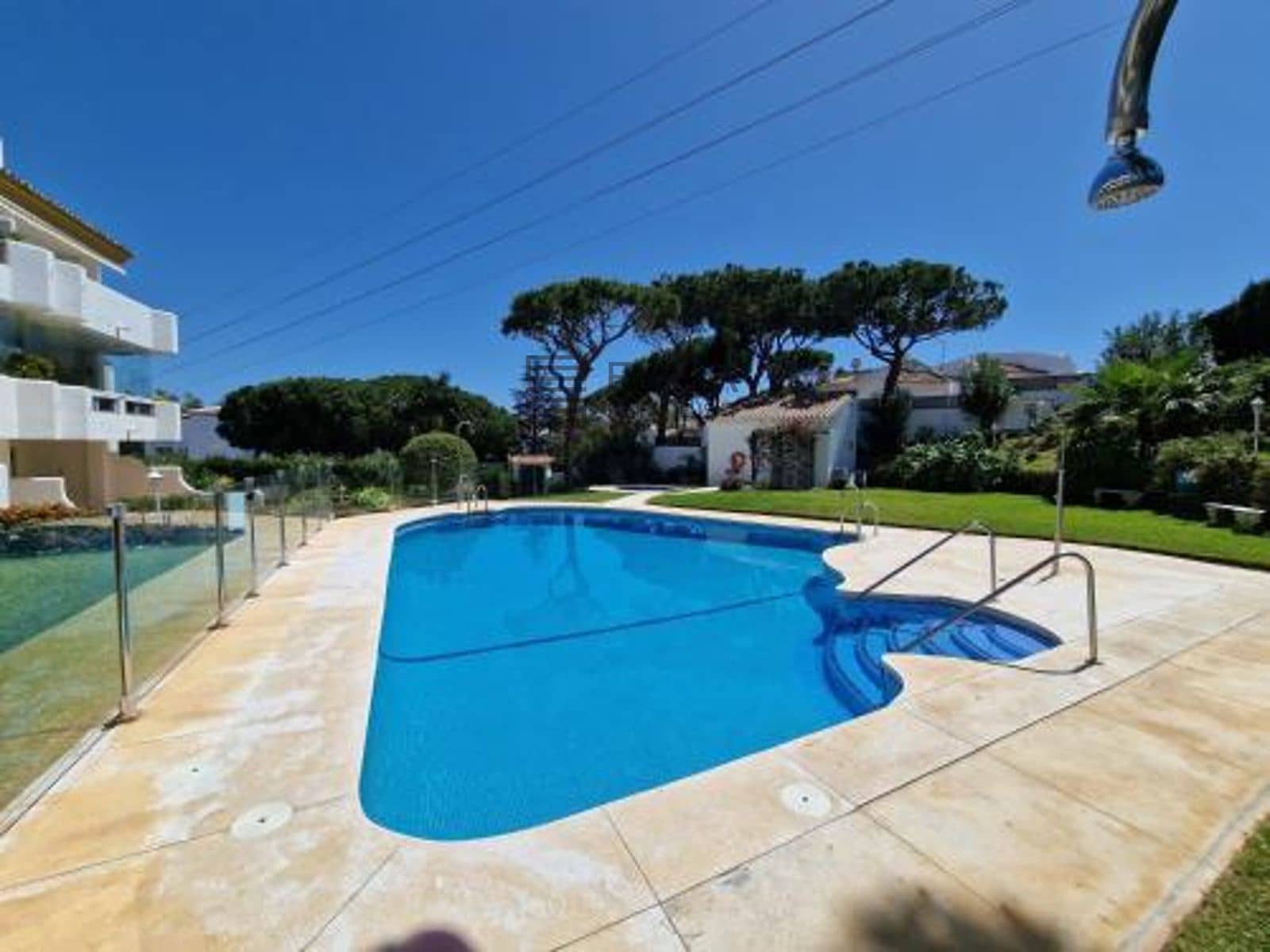 2 bedroom Flat for sale in Calahonda with pool - € 314,950 (Ref: 9609753)