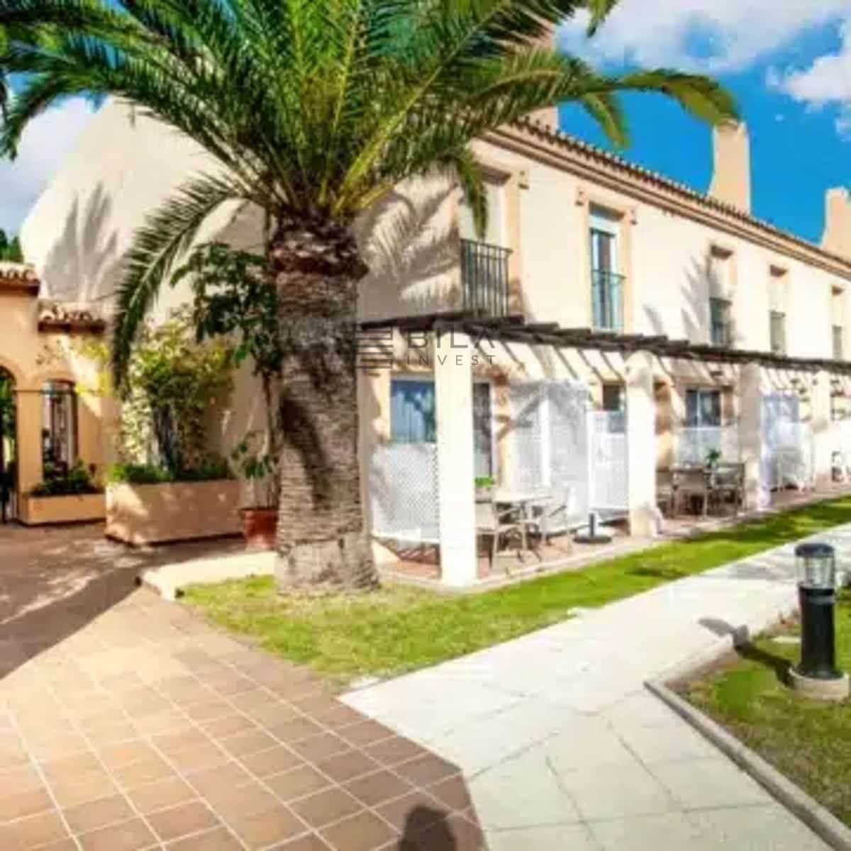 2 bedroom Townhouse for sale in El Chaparral with pool garage - € 380,000 (Ref: 9609758)