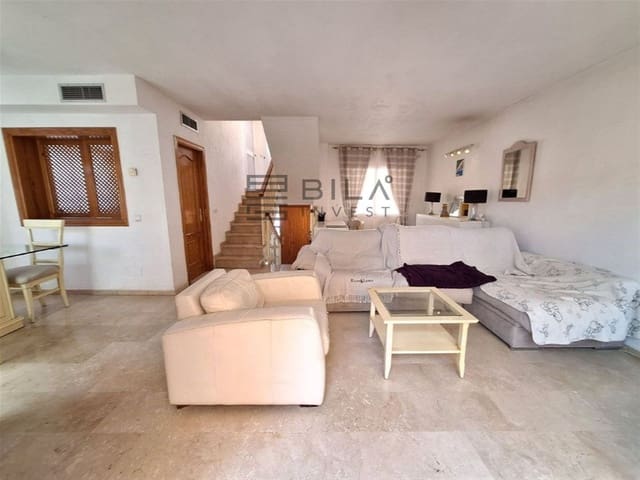 Casa de 4 habitaciones en Nueva Andalucia, Marbella en venta con piscina garaje - 599.000 € (Ref: 9609762)